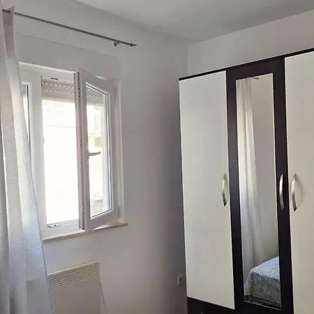 Apartman One Bedroom With Balcony Podstrana