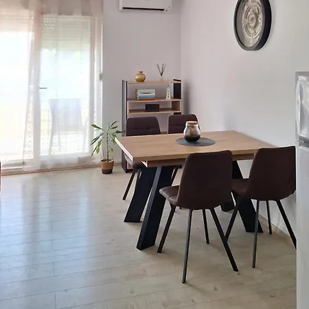 Apartman One Bedroom With Balcony Podstrana